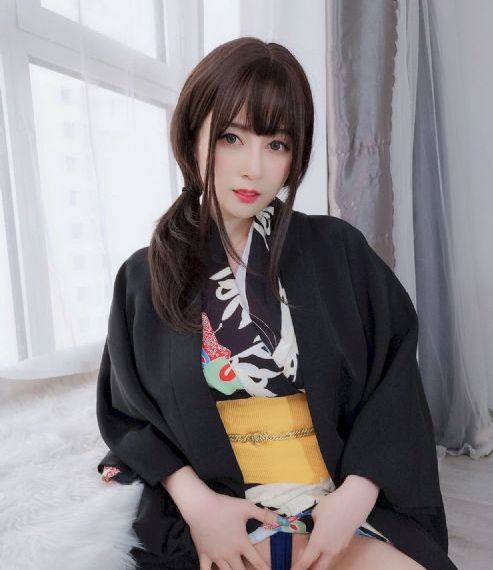 欧美走秀美女模特_HD电影完整版在线观看